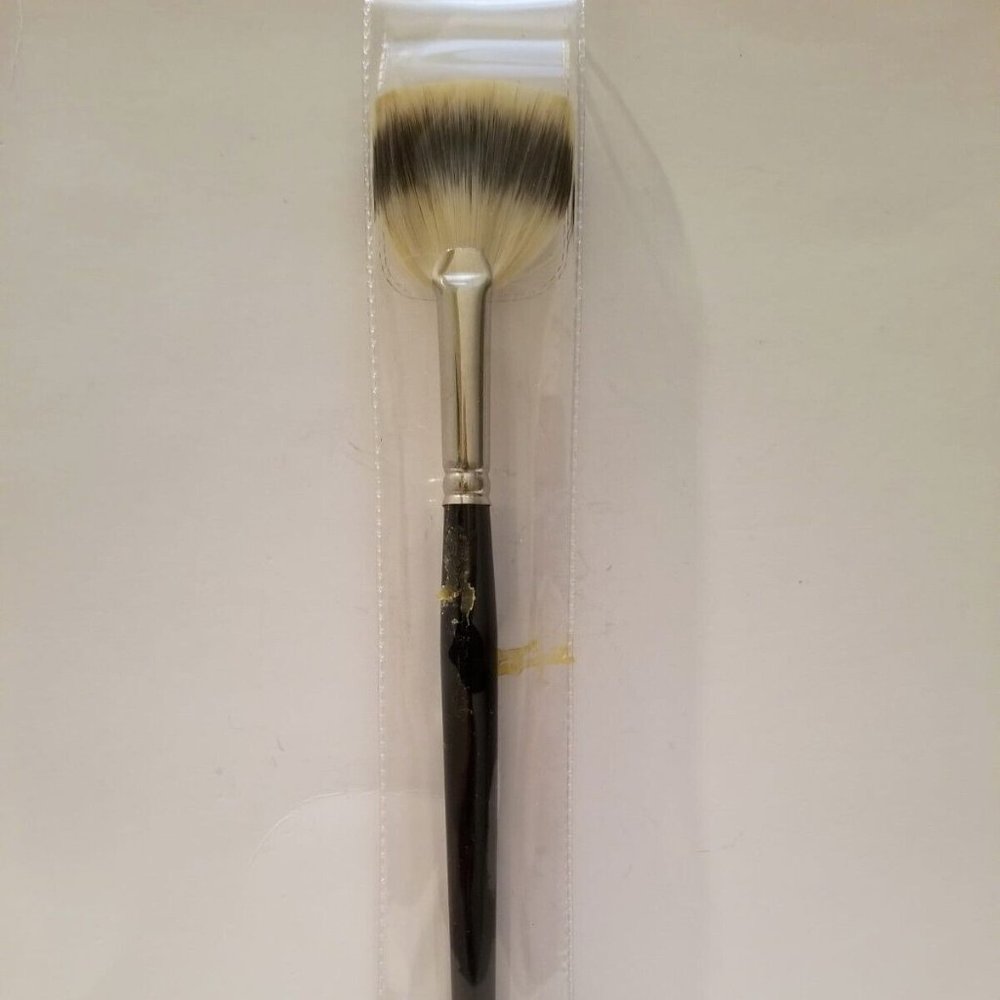 Glo Minerals Fan Eye Brush Tools Feathery Soft